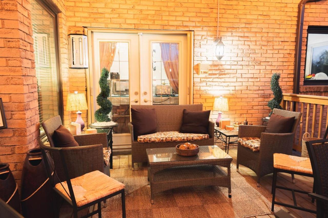 Newton Villa ブランプトン エクステリア 写真